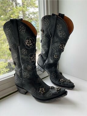 Old Gringo Black Floral Embroidered Metal Roses Cowboy Boots 7.5